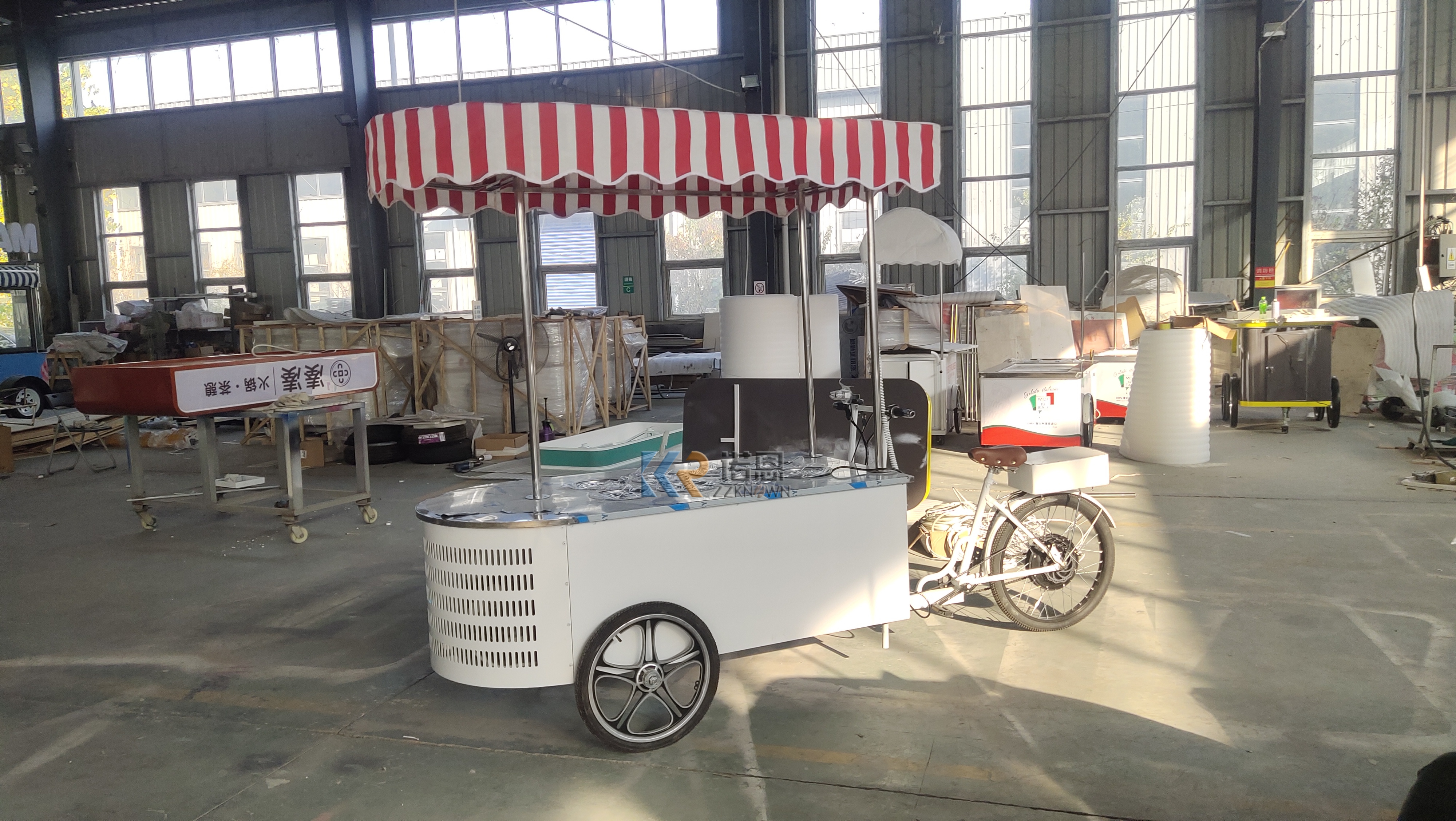 Fast Ice Cream Cart Mobile Food Kiosk Moveable Candy Floss Food Booth With Small Wheels null Wheels