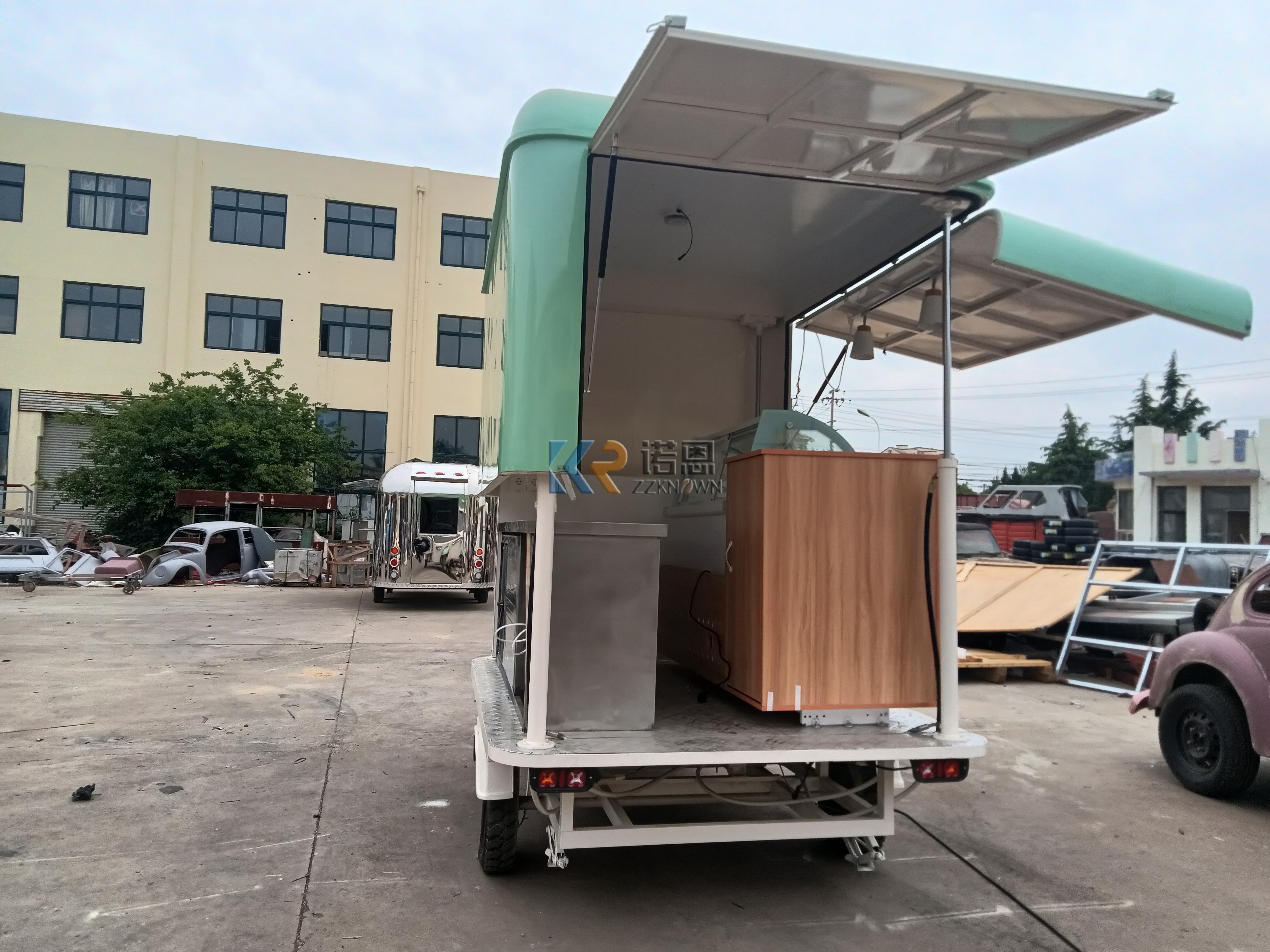 KN-APE-CG China Famous Manufacturer Tricycle Food Cart With Low Investment Europe Customized APE Tricycle Food Cart