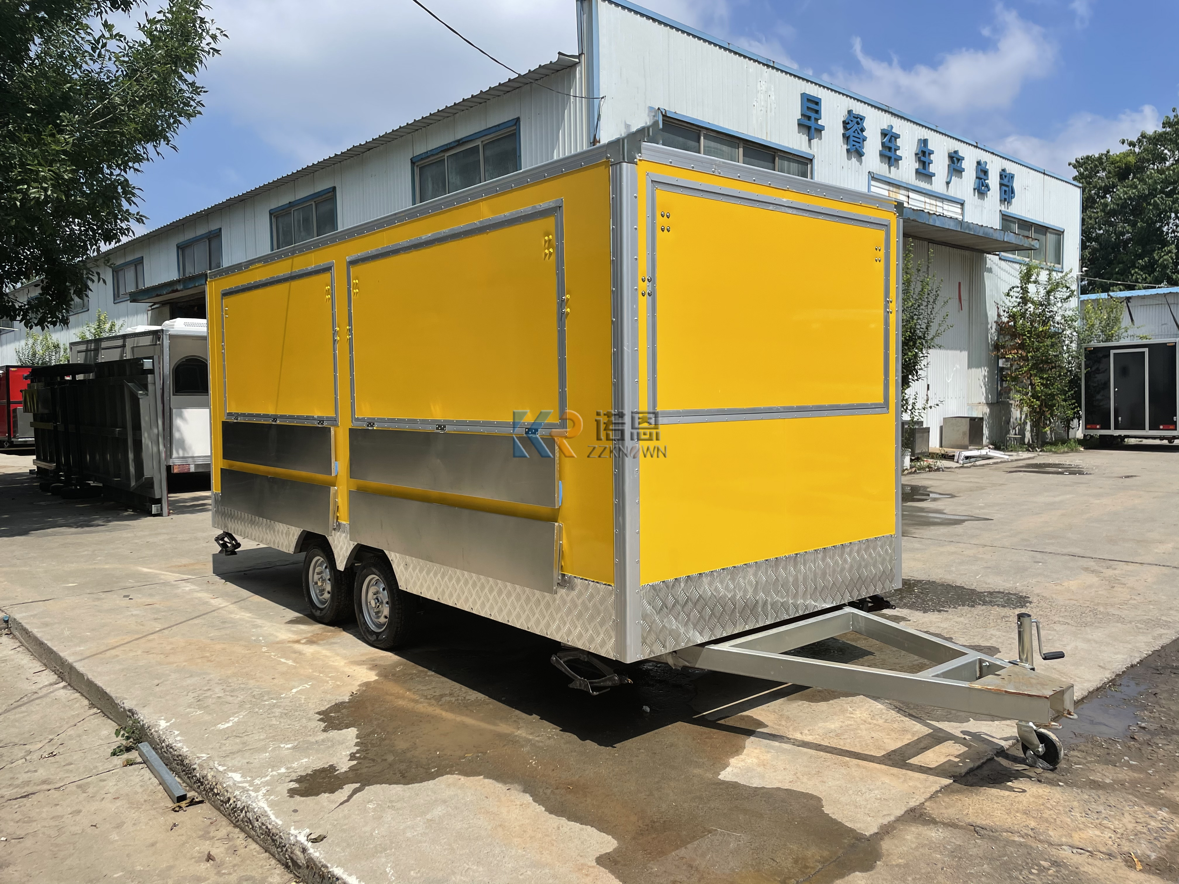 KN-FS480 New Arrival Outdoor Kitchen Fast Food Truck With Cooking Equipment China Factory Mobile Food Truck For Sale Europe