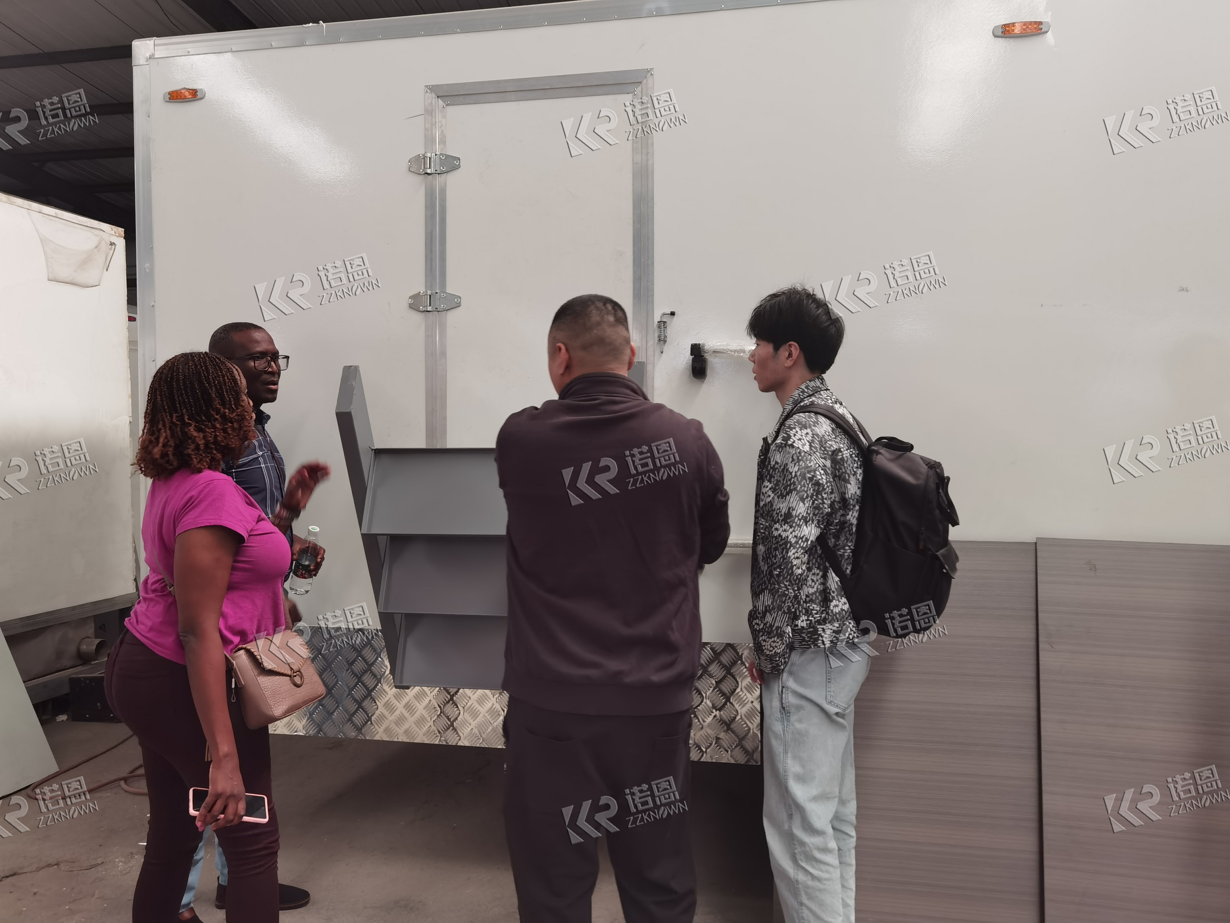 toilet trailer (24)