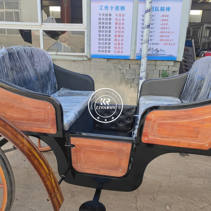 Vintage Wooden Horse Carriage for Sightseeing & Ceremony Use