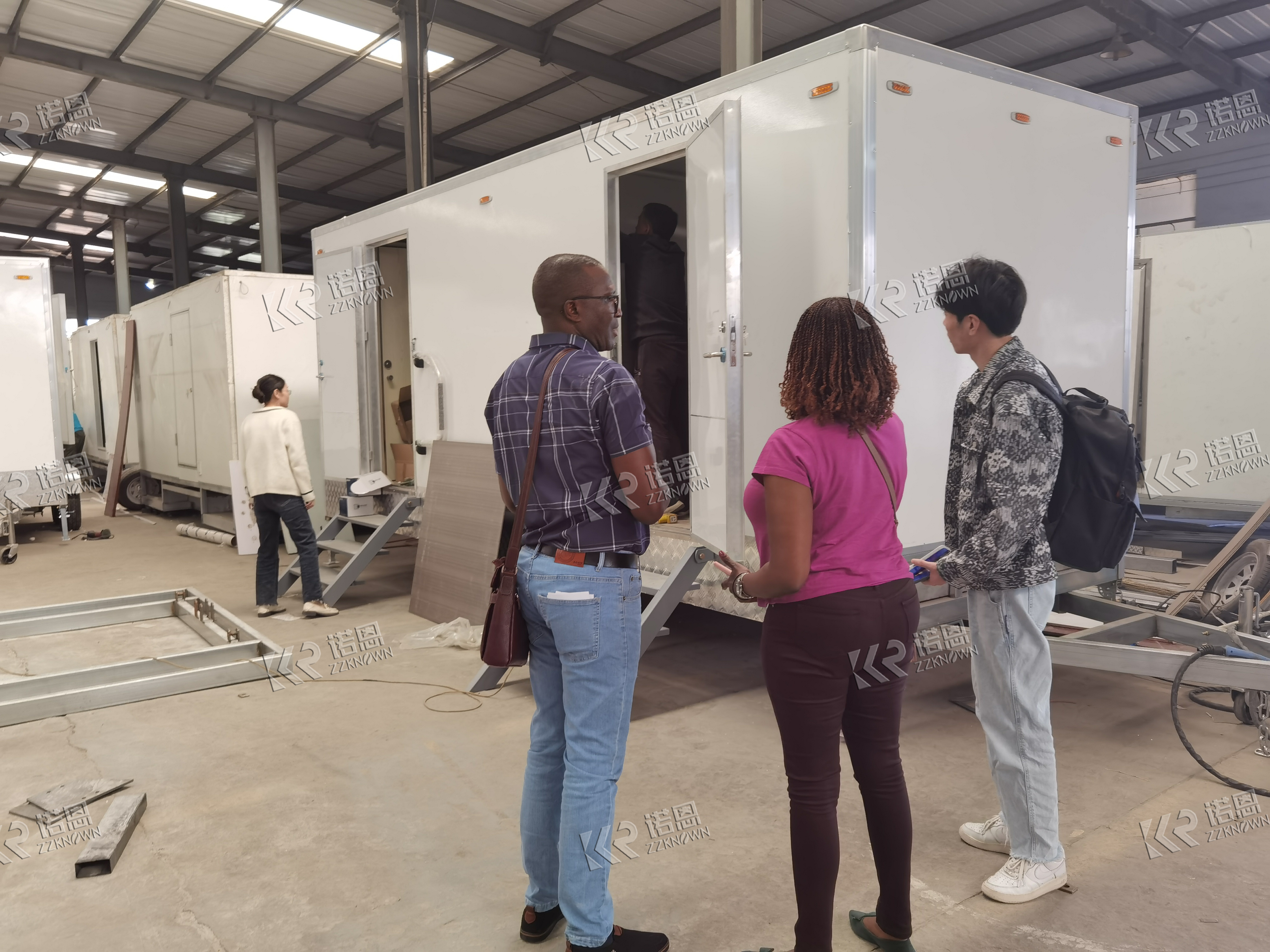 toilet trailer (22)